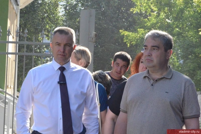 Сергей Волков посетил Центральный парк и кладбище