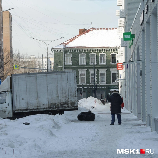 Но большинство тротуаров выглядит как-то так | Источник: Дмитрий Толстошеев / MSK1.RU
