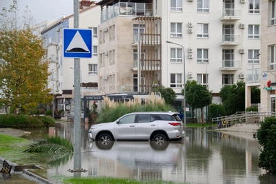 Сочи и Сириус готовятся к шторму: машины убрать из низин