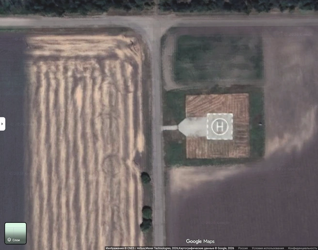 Личная вертолетная площадка среди полей | Источник: GoogleEarth.com