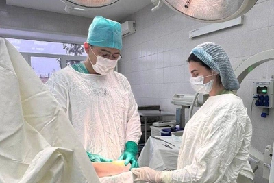 Руку бойцу спасли с помощью трансплантата из ноги