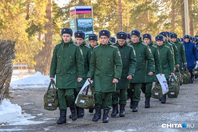 С 1 апреля по 15 июля 2025 года в армию призовут 160 тысяч человек | Источник: Олег Федоров / CHITA.RU