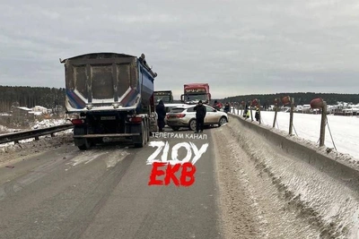 Четыре автомобиля столкнулись на трассе под Белоярским