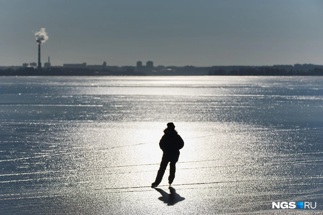 Экстремальные развлечения на Обском водохранилище пришлись многим по вкусу | Источник: Александр Ощепков / NGS.RU