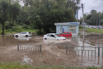 Ураган в Нижнем Новгороде: град, потоп и сорванная крыша