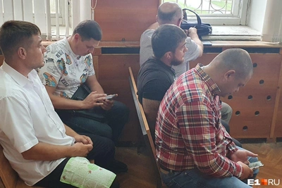 Суд отменил приговор членам банды вымогателей из колонии