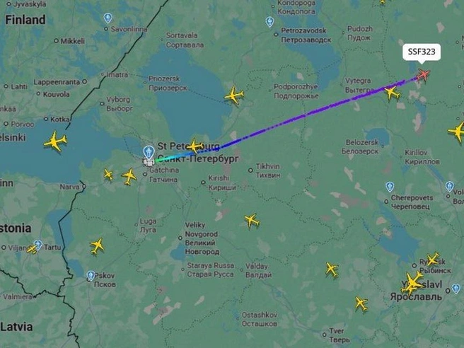 Первым рейсом после возобновления работы стал рейс D2 323 UCT авиакомпании «Северсталь», вылетевший в 9:54. | Источник: скриншот с сайта 
