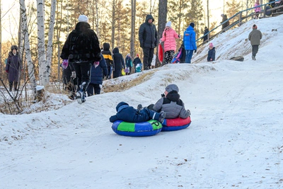 Подросток с переломами позвоночника после падения с ватрушки в Оренбурге