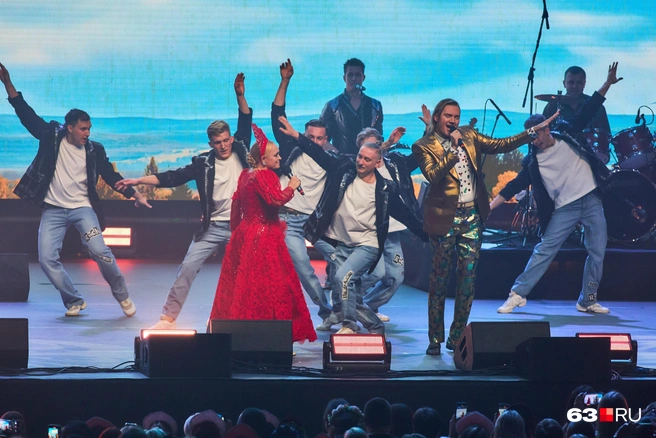 Часть песен Надежда Кадышева спела вместе с сыном | Источник: Роман Данилкин / 63.RU