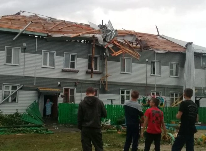 В Клепиковском районе ураган разрушил крыши домов | ya62.ru