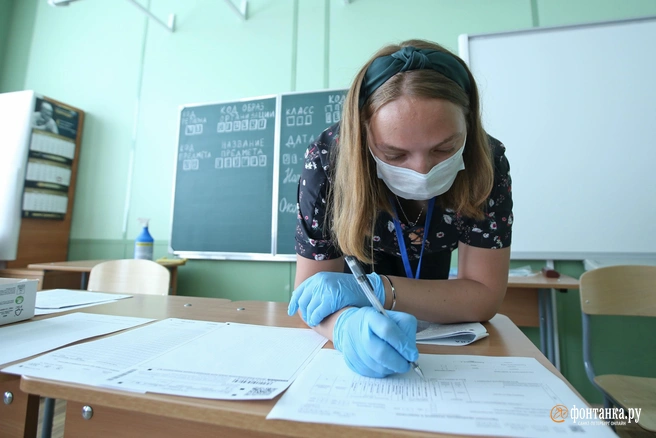 «Школьники предпочитают жить в правовом поле». Почему ЕГЭ в Петербурге важнее, чем голосование за поправки в Конституцию (фото) | Источник: Павел Каравашкин/«Фонтанка.ру»