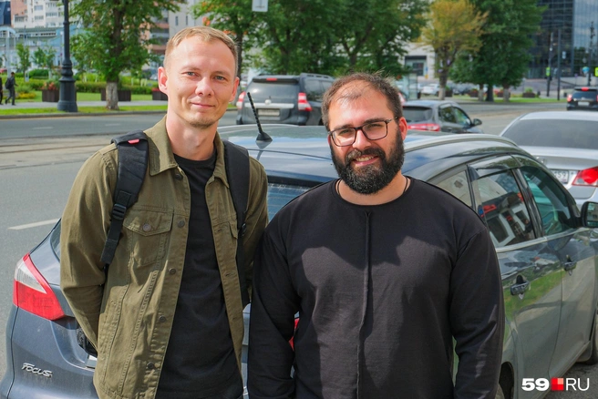 Павел (справа) и его друг Александр тоже высказались о новой инициативе | Источник: Тимофей Калмаков / 59.RU