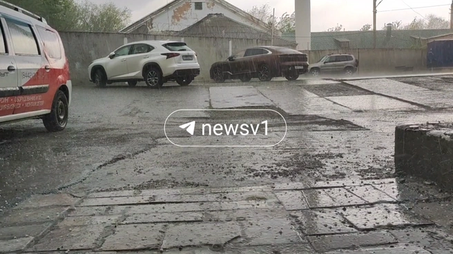 На Волгоград обрушился жуткий град с ливнем — видео | Источник: Денис Паустовский / V1.RU