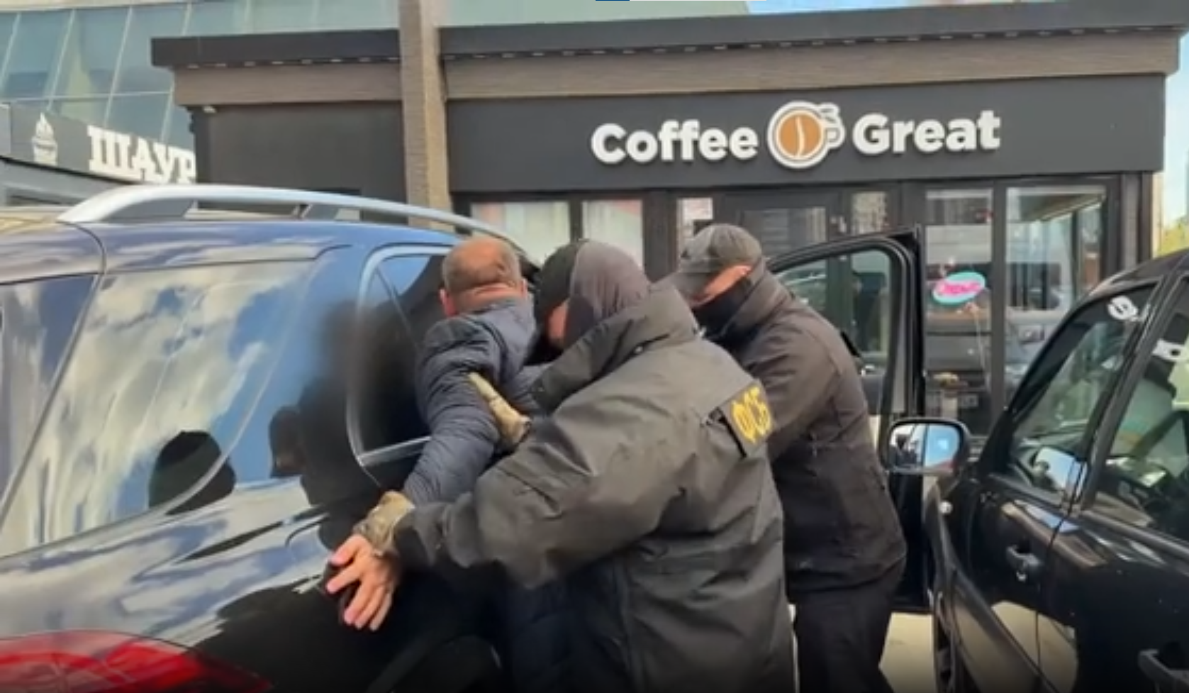 Сотрудники ФСБ задержали челябинского адвоката за взятку в 10 миллионов рублей