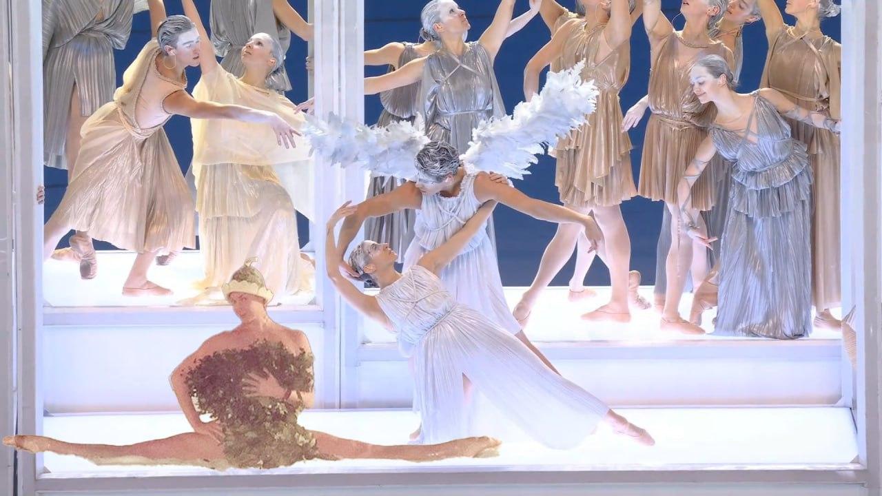 Открыл шоу балет, отсылающий к мифу о Психее и Купидоне | Источник: Я не понимаю это смешно или уже нет!! / T.me