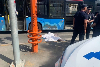 Автобус насмерть сбил женщину на переходе в центре Кемерова