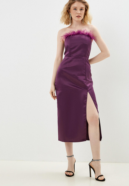 Фиолетовое платье с перьями