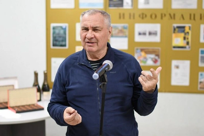 Владимир Бикмаев на встрече с читателями в Горьковке | Источник: Библиотека Горького