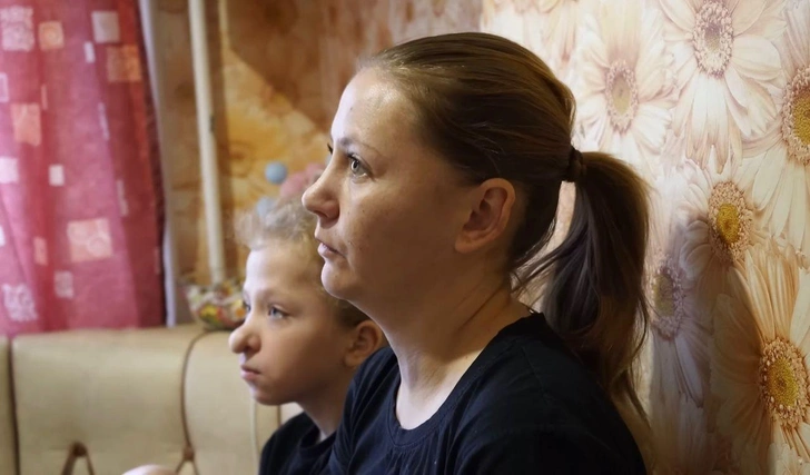 Анастасия считает, что дочери пока рано ложиться под нож хирурга