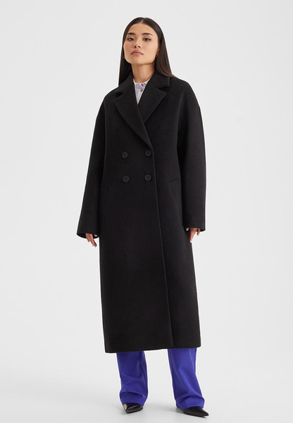 Длинное черное пальто из шерсти