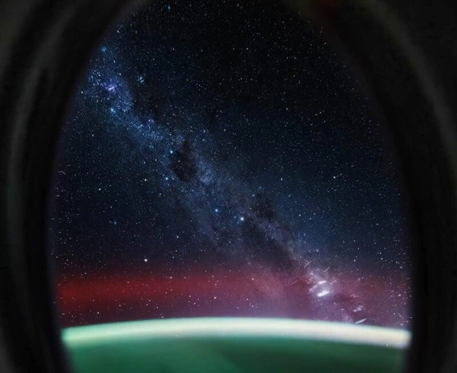 Снимок Млечного Пути из иллюминатора | Источник: nasa.gov