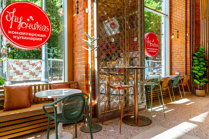 В самом центре старой Москвы открылось новое кафе «Брусника»