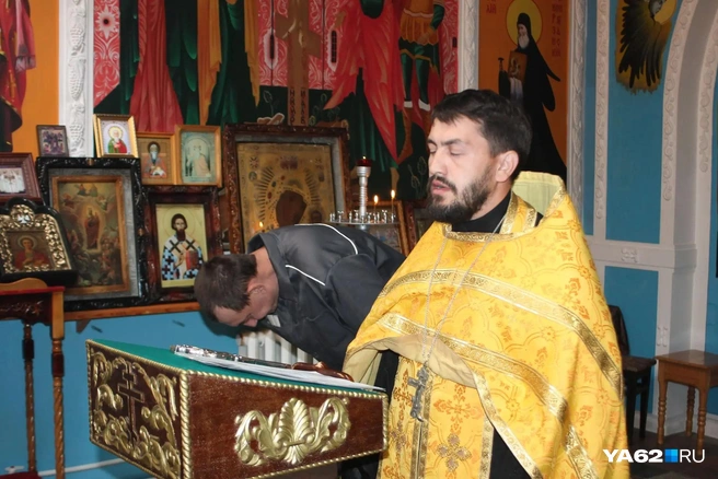 В этот день служили молебен Николаю Чудотворцу | Источник: Кристина Мельникова / YA62.RU