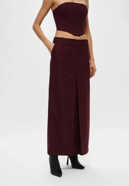 Оранжевый + бордо и еще четыре неочевидные цветовые пары, которые будут в тренде в 2026 году Оранжевый + бордо и еще четыре неочевидные цветовые пары, которые будут в тренде в 2026 году