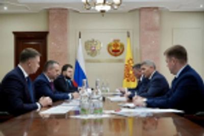 Олег Николаев: поддержка РФ помогает развивать транспортную сеть республики