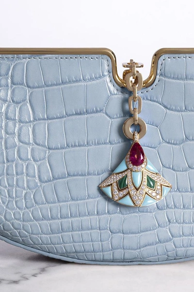 Сумка Diva’s Dream из коллекции высокого аксессуарного искусства Polychroma, Bvlgari  | Источник: Bvlgari