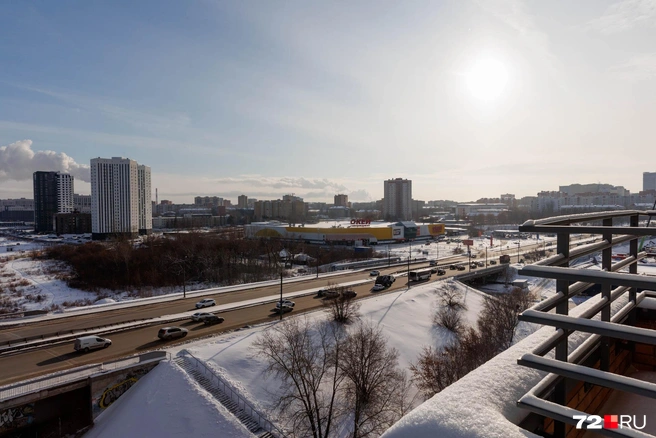 Жители Тюмени едут по делам по Профсоюзной | Источник: Ирина Шарова / 72.RU