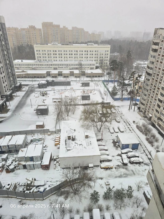 Дворы в Москве засыпало снегом | Источник: Подписчик MSK1.RU