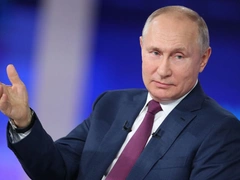 Президент России впервые назвал вакцину, которой привился сам