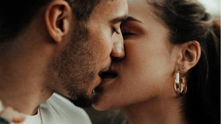 10 неожиданных фактов о поцелуях