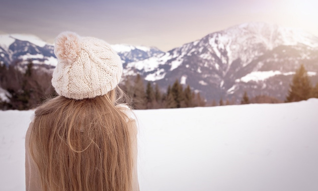 Трихолог Медецкая назвала 2 простых способа, как зимой бороться с постоянно жирными волосами