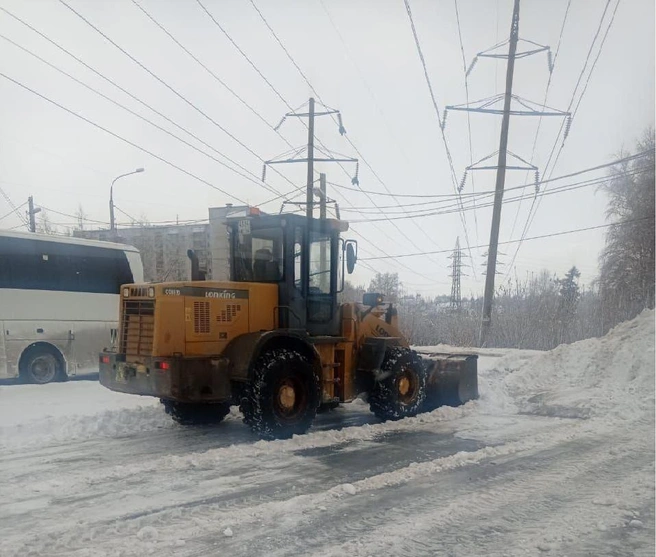 На улицах работают сотни единиц техники | Источник: пресс-центр мэрии Новосибирска