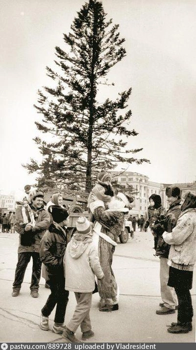 Встреча с чудом в 1994 году | Источник: pastvu.com