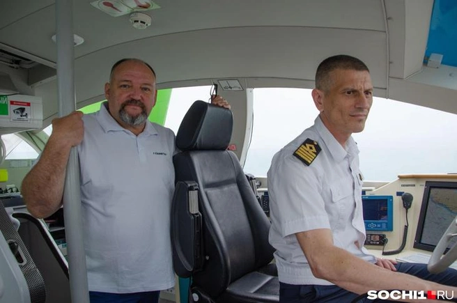 Капитаны Ларион Мироненко и Денис Денисов будут работать на «Комете» по маршруту Сочи — Сухум — Сочи | Источник: SOCHI1.RU