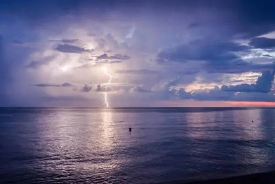 Сочи: штормовое предупреждение из-за гроз и ветра