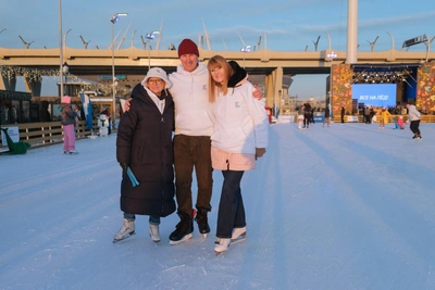 Олимпийские чемпионы выступили на фестивале «Все на лёд!»