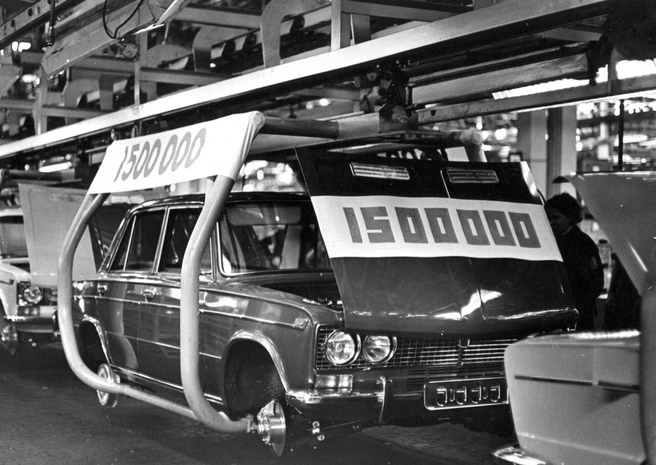 В 1974 году на заводе собрали полуторамиллионную по счету машину | Источник: фотофонд Самарского областного госархива социально-политической истории