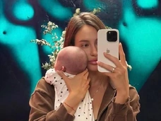 «Дала себя время не переживать и не комплексовать»: Валентина Иванова удивила фигурой после родов