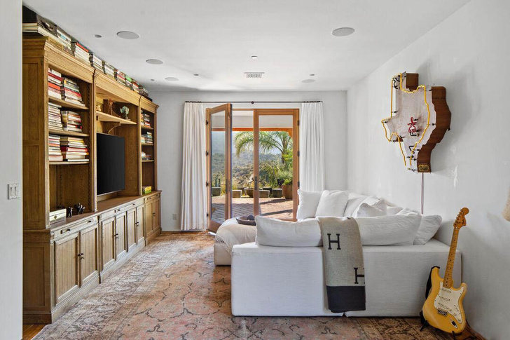 Рене Зеллвегер продала свой дом в Калифорнии