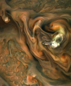 NASA поделилась новыми фотосъемками поверхности планеты Юпитер
