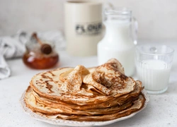 Блины без муки и яиц: вкусные и ажурные — домашние сметут их за минуту