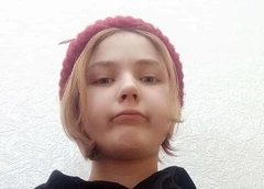 13-летняя беременная показала живот на пятом месяце