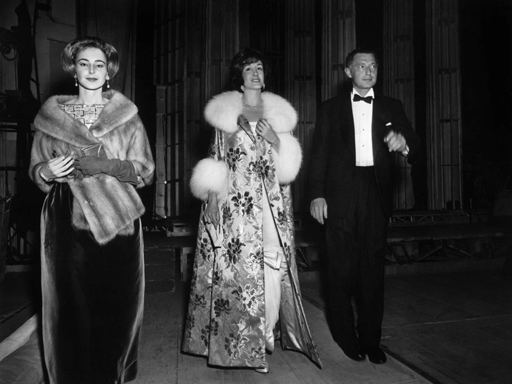 Герцогиня Кастельбарко-Тосканини, Марелла Аньелли и Джанни Аньелли на открытии сезона в миланском театре Ла Скала, 1960 год