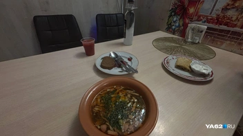Причем выглядит еда обычно, а на вкус это ужасно | Источник: Виктория Улитова / YA62.RU