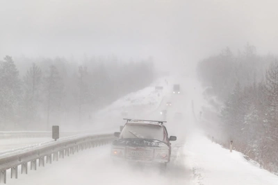 Snowfall Creates Danger on Sverdlovsk Highways