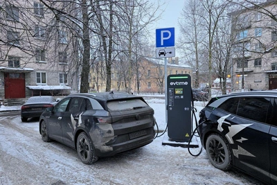 Три быстрые электрозаправки начали работу в Кронштадте